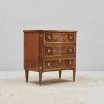 1447 7308 CHEST OF DRAWERS
